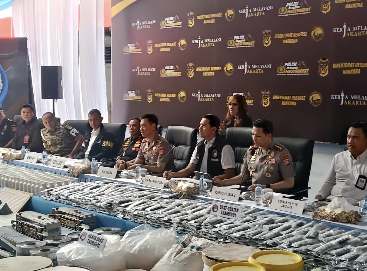 Ditresnarkoba Polda Metro Jaya Ungkap Dua Pabrik Obat Keras Ilegal di Sukoharjo